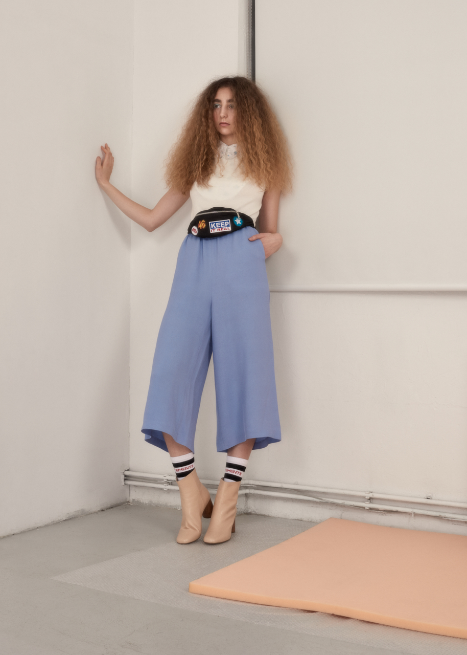 Go With The Fuzz — Shirt UNIQLO Colar Seulement en Detail Pants Marina Hoermanseder Shoes Sandro Hip Bag ASOS Socks Vetements